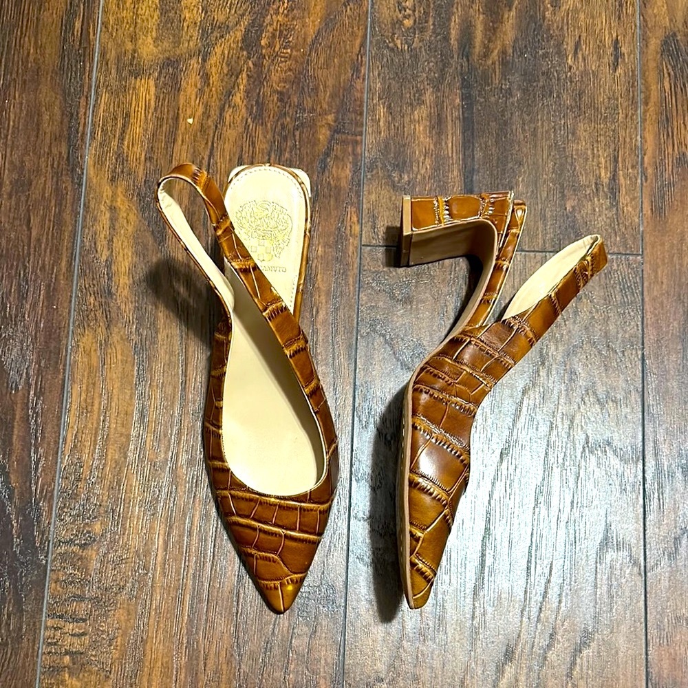 Vince Camuto Pointed Toe Brown Crocodile Pattern Slingback Block Low Heels 9.5